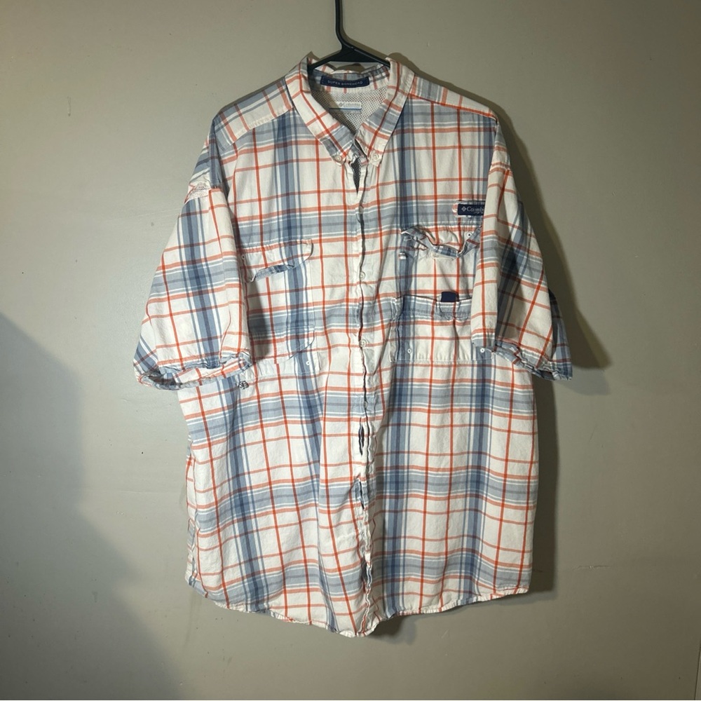 Columbia White and Blue Casual Button Down Shirt